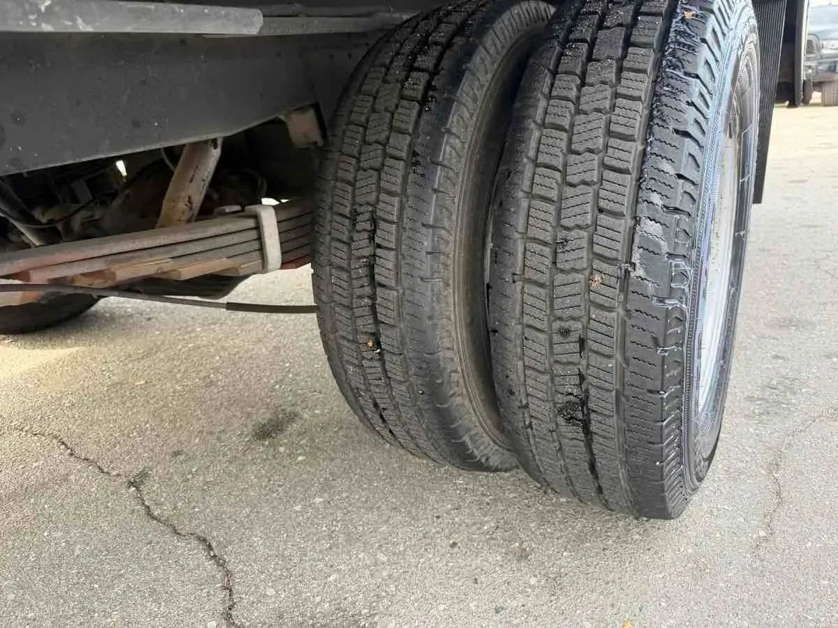 Used 1995 Chevrolet G30 RWD image 9