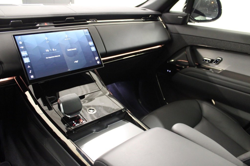 Used 2025 Land Rover Range Rover Sport Dynamic SE image 25