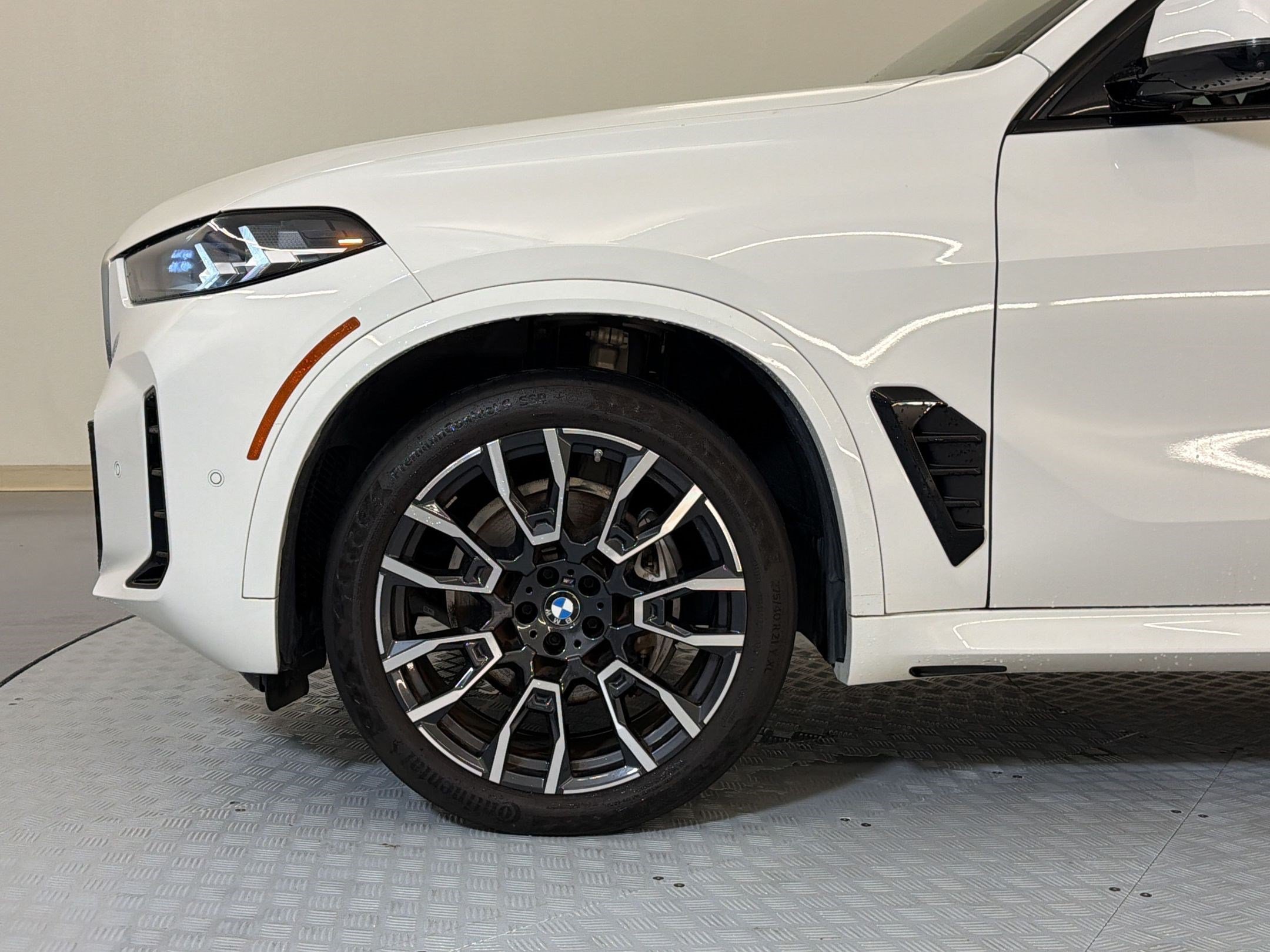 Used 2024 BMW X5 sDrive40i w/ M Sport Package RWD image 12