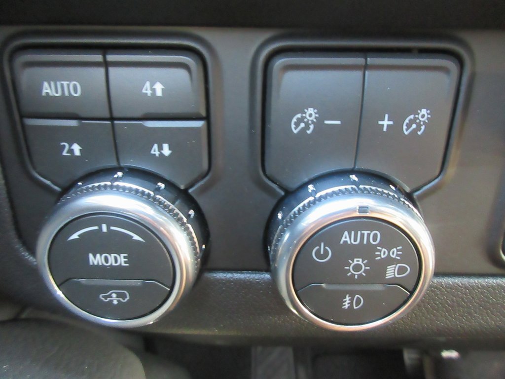 New 2026 GMC Yukon XL Denali w/ Denali Reserve Package image 18
