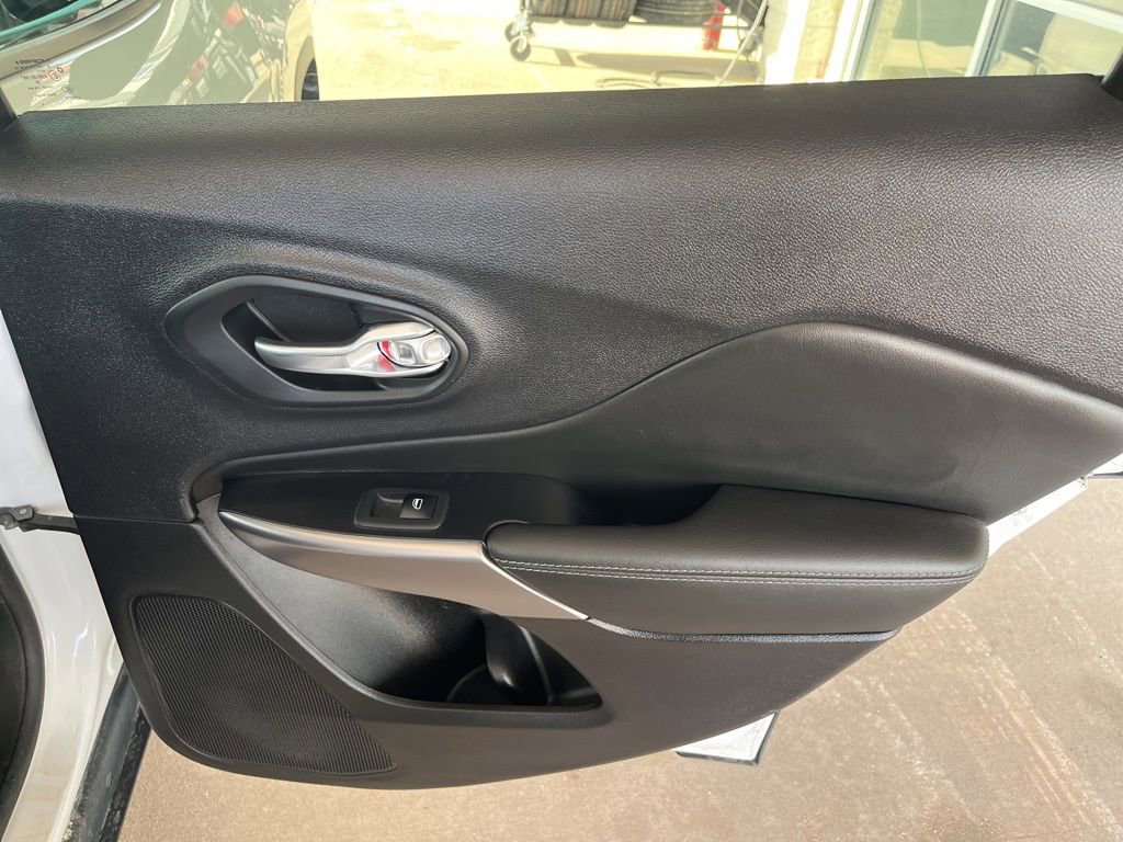 Used 2022 Jeep Cherokee Latitude Lux image 16