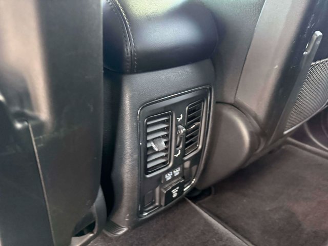 Used 2019 Jeep Grand Cherokee Limited AWD/4WD image 14