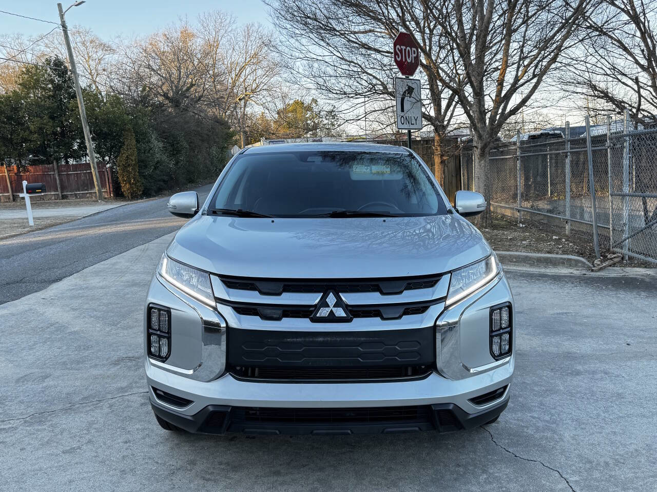 Used 2022 Mitsubishi Outlander Sport LE image 2