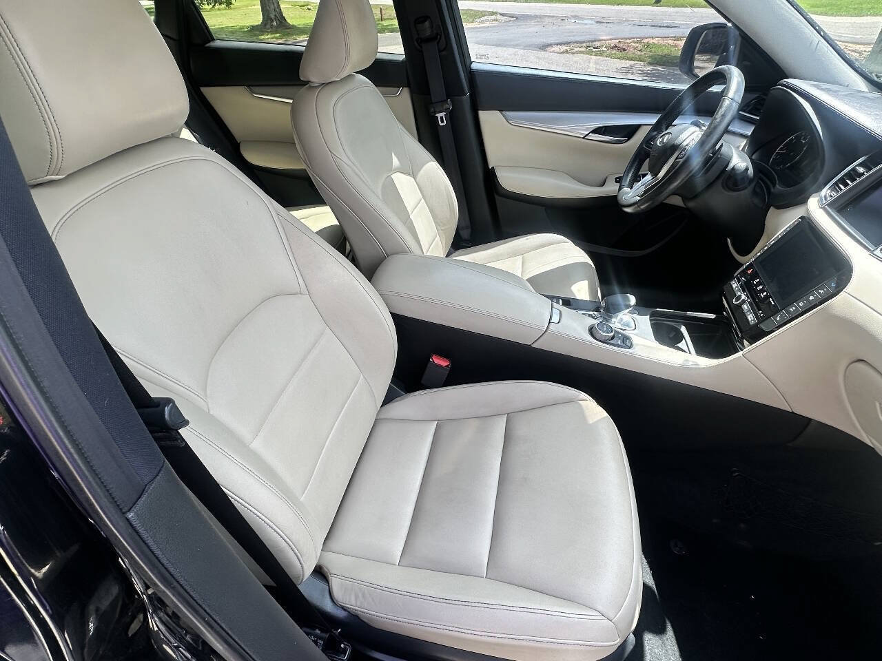 Used 2021 INFINITI QX50 Luxe w/ Cargo Package FWD image 17