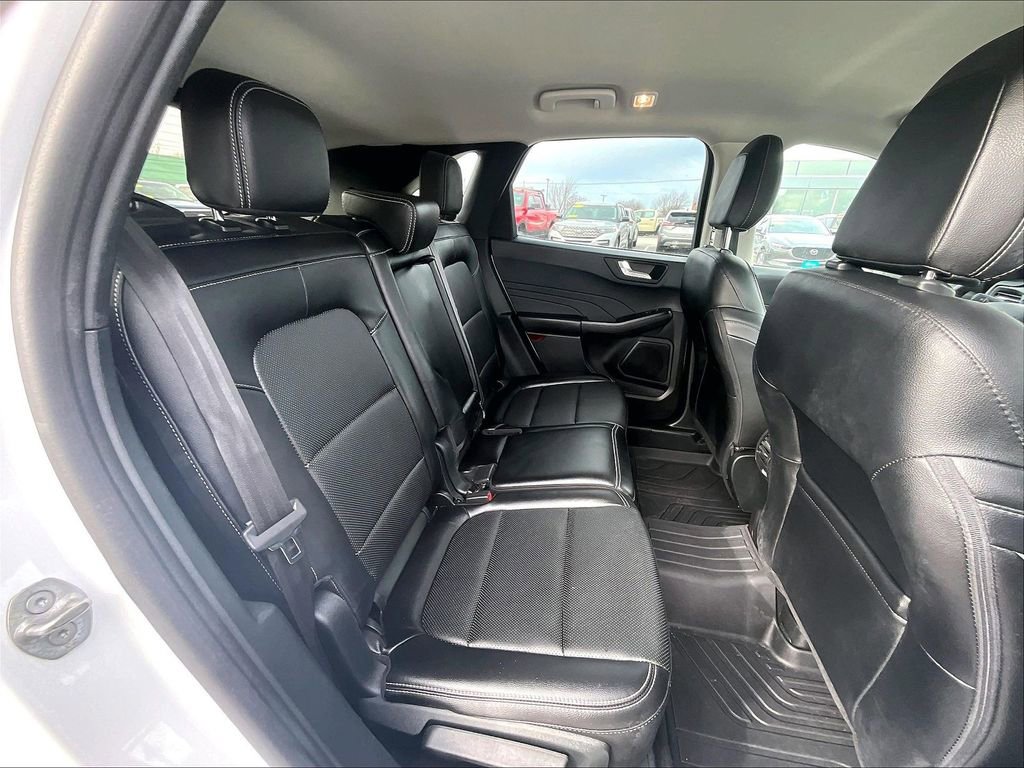 Used 2022 Ford Escape SEL image 16