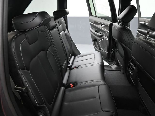 New 2026 Jeep Grand Cherokee Limited w/ Trailer Tow Package image 22