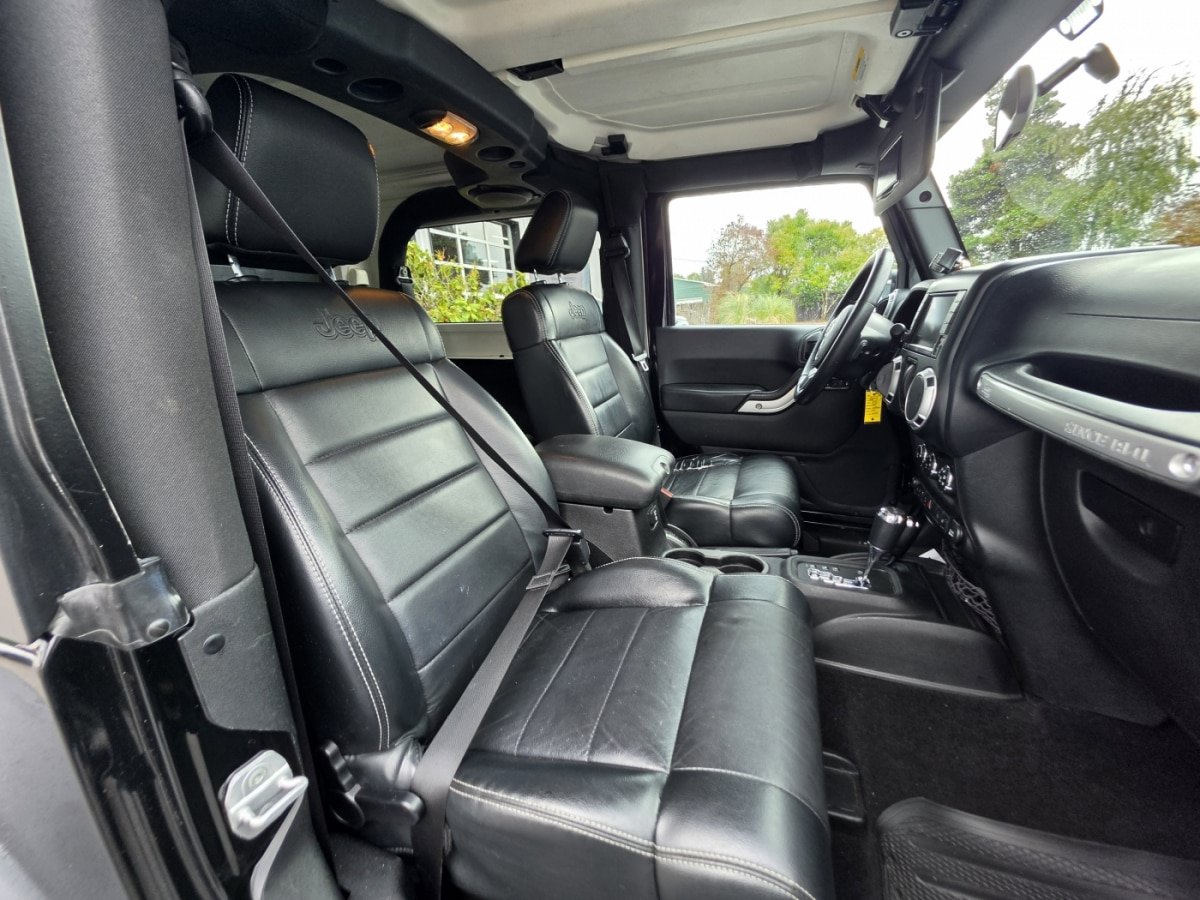 Used 2012 Jeep Wrangler Rubicon w/ PWR Convenience Group AWD/4WD image 10