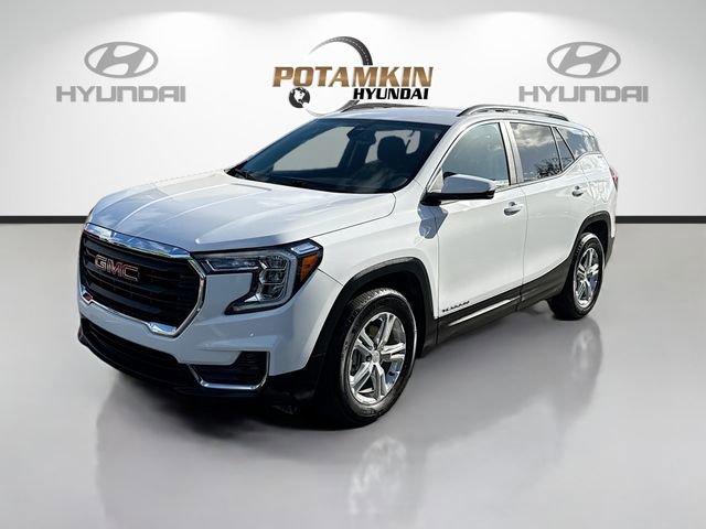 Used 2023 GMC Terrain SLE w/ Driver Convenience Package image 1