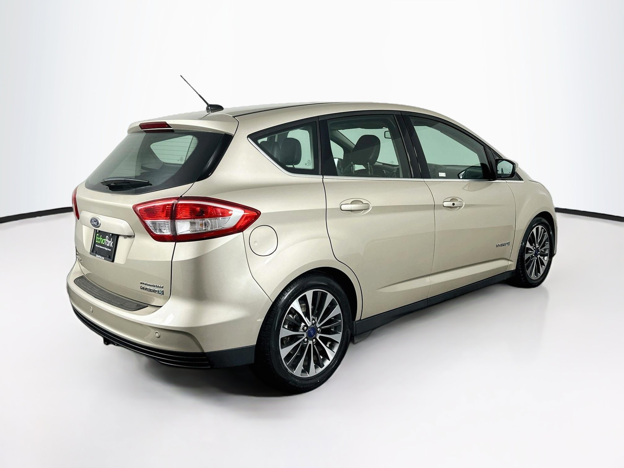 Used 2018 Ford C-MAX Titanium w/ Equipment Group 301A FWD image 9