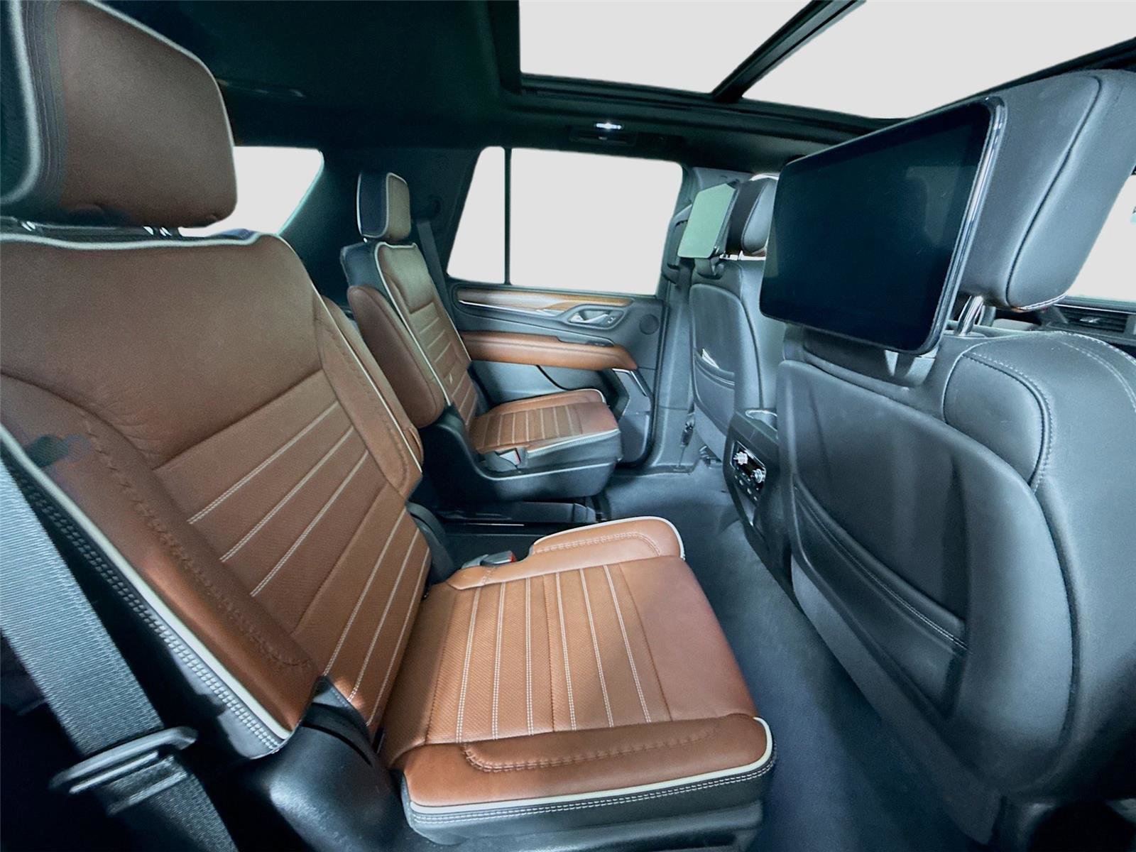 Used 2024 GMC Yukon Denali Ultimate AWD/4WD image 24