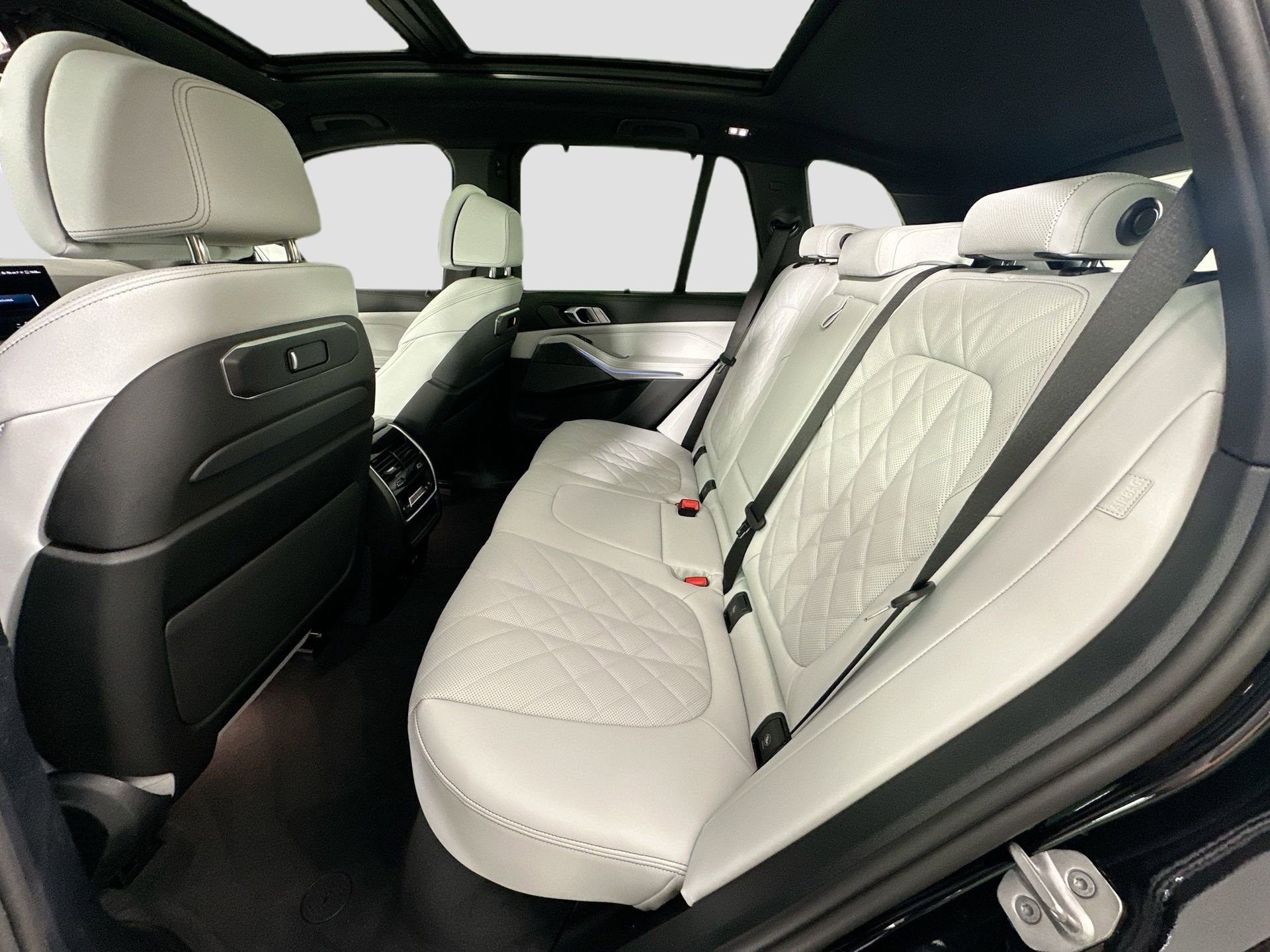 New 2026 BMW X5 xDrive50e image 26