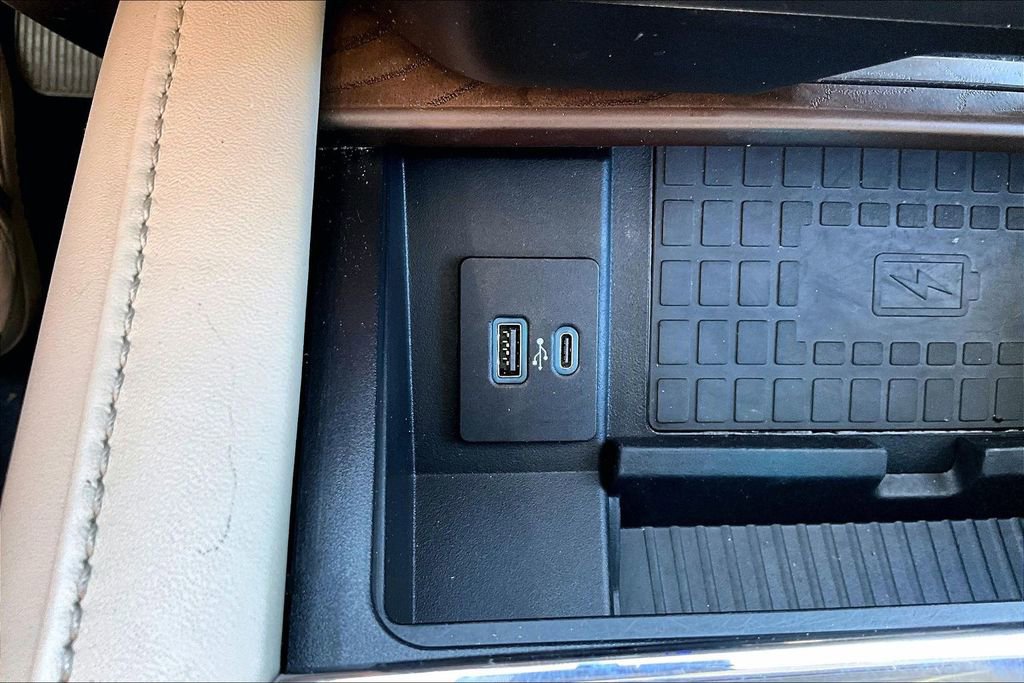 Used 2020 Ford Expedition Platinum AWD/4WD image 16