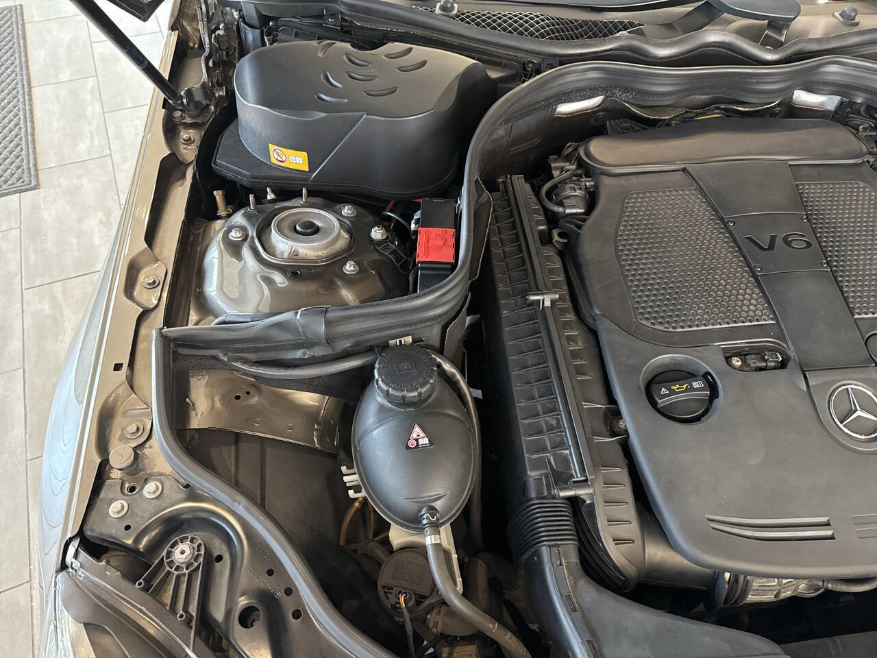 Used 2013 Mercedes-Benz E 350 4MATIC Sedan w/ Premium 1 Pkg image 53