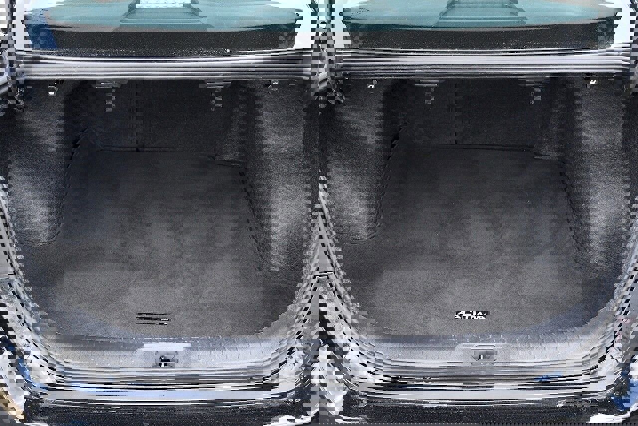 Used 2025 Nissan Altima 2.5 SV image 12