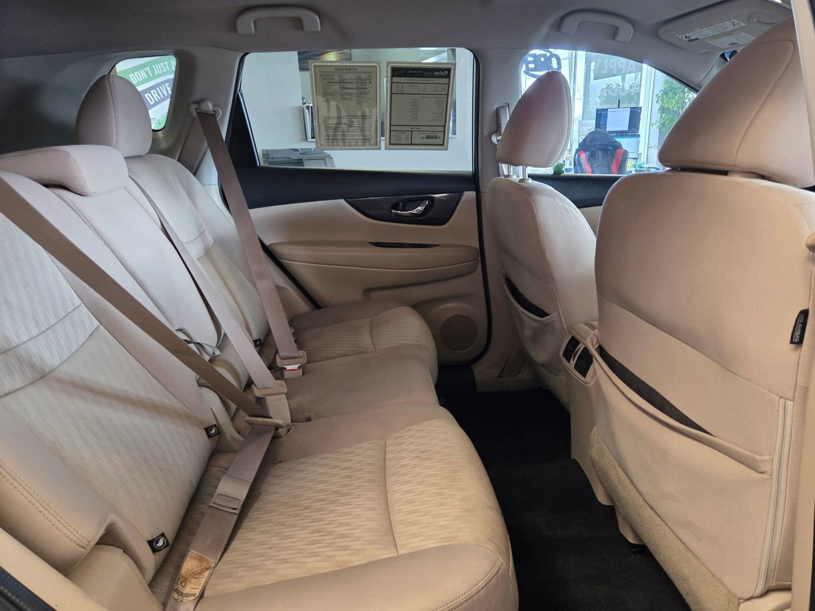 Used 2017 Nissan Rogue SV w/ SV Premium Package image 56