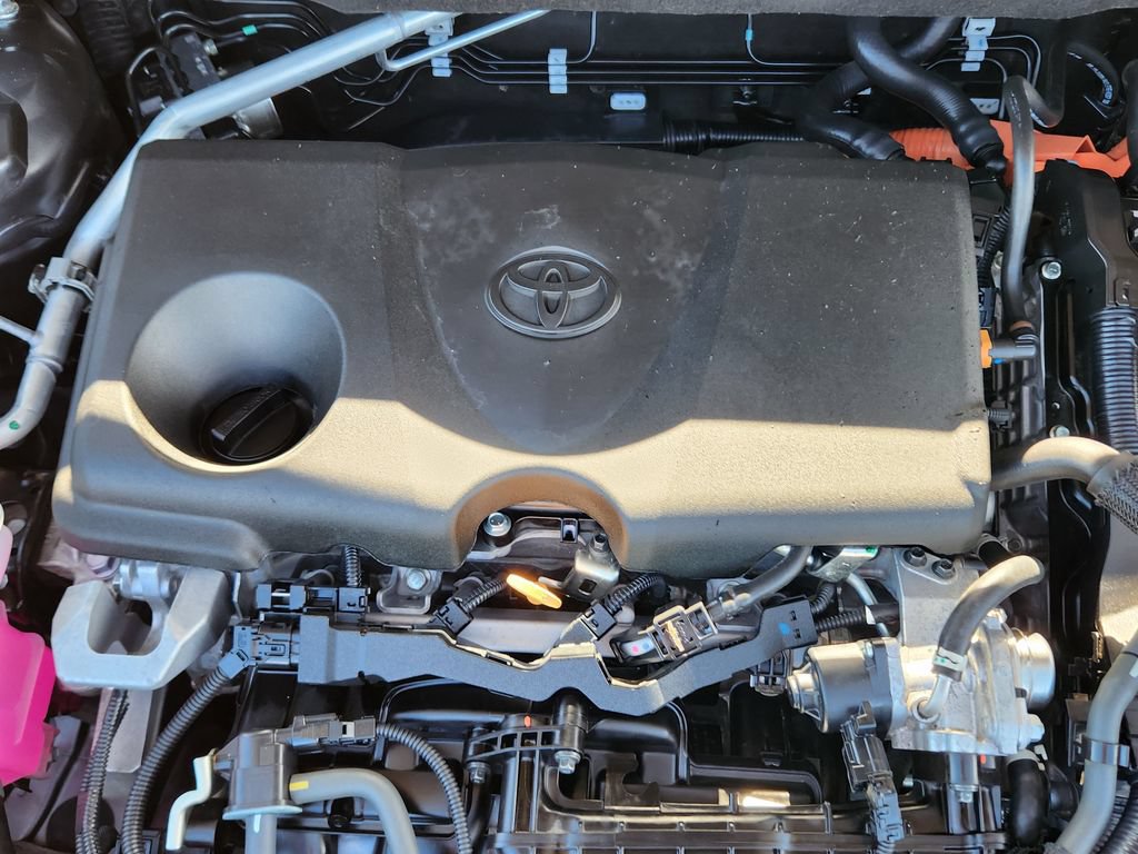 Used 2024 Toyota RAV4 LE AWD/4WD image 28