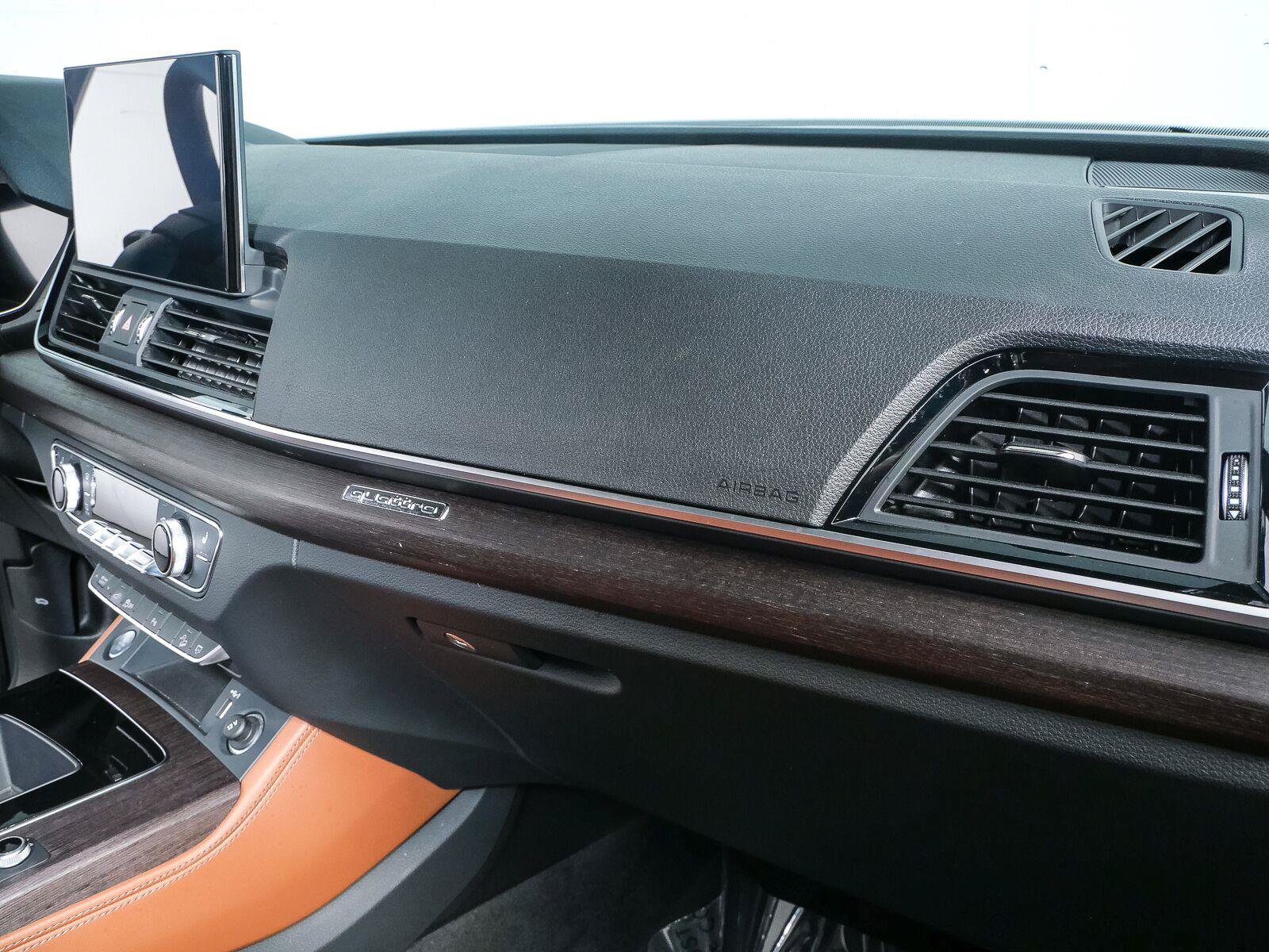 Used 2024 Audi Q5 e Premium Plus w/ Premium Plus Package AWD/4WD image 24