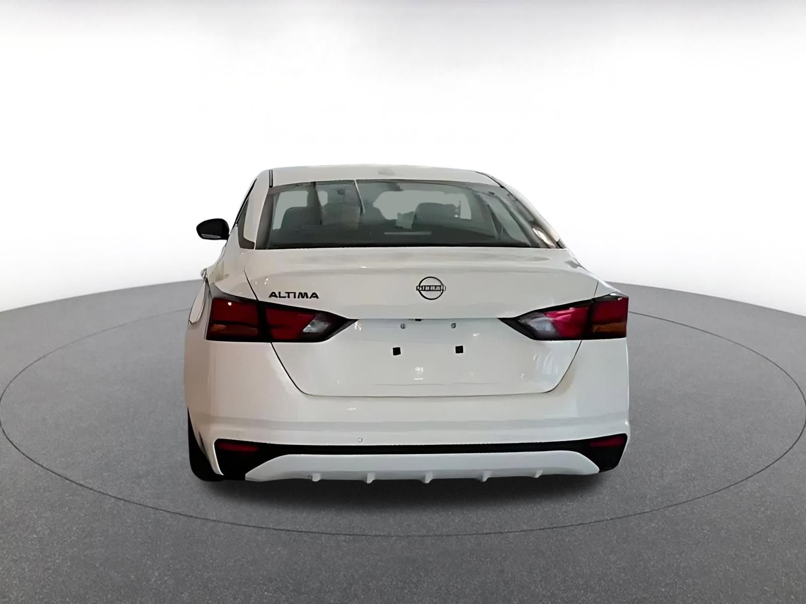 Used 2025 Nissan Altima 2.5 SV image 10