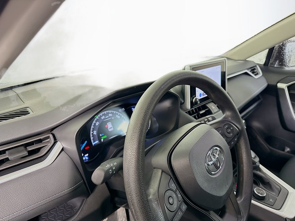 Used 2025 Toyota RAV4 LE image 10