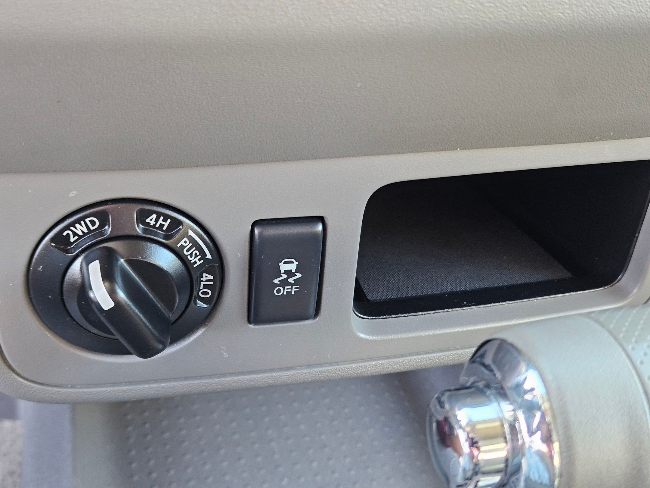 Used 2015 Nissan Frontier SV AWD/4WD image 45