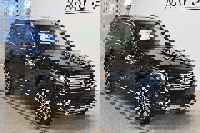 New 2025 Mercedes-Benz GLB 250 4MATIC image 1