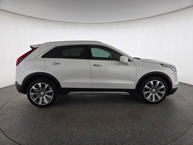 Used 2022 Cadillac XT4 Premium Luxury w/ Enhanced Visibility Package image 6