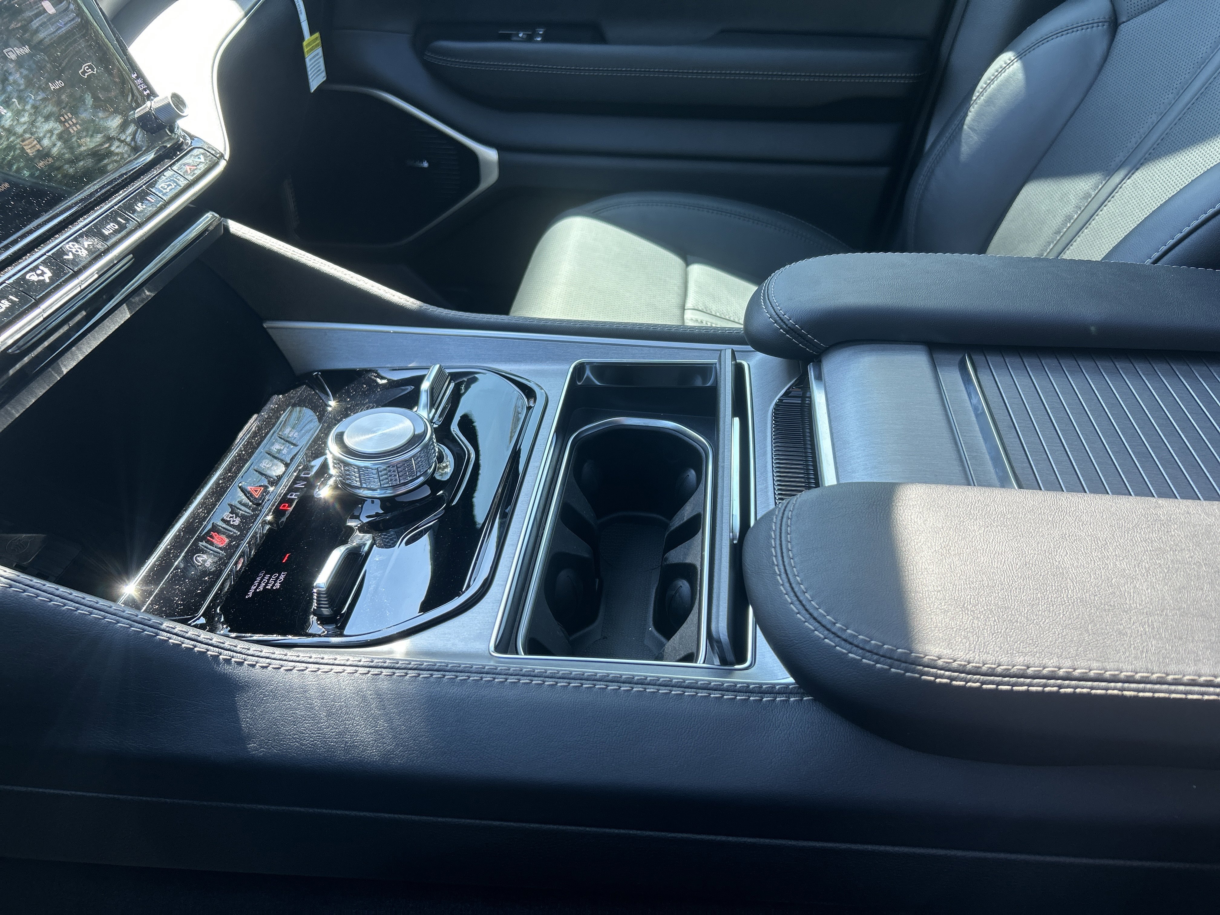 New 2026 Jeep Grand Wagoneer Limited image 23