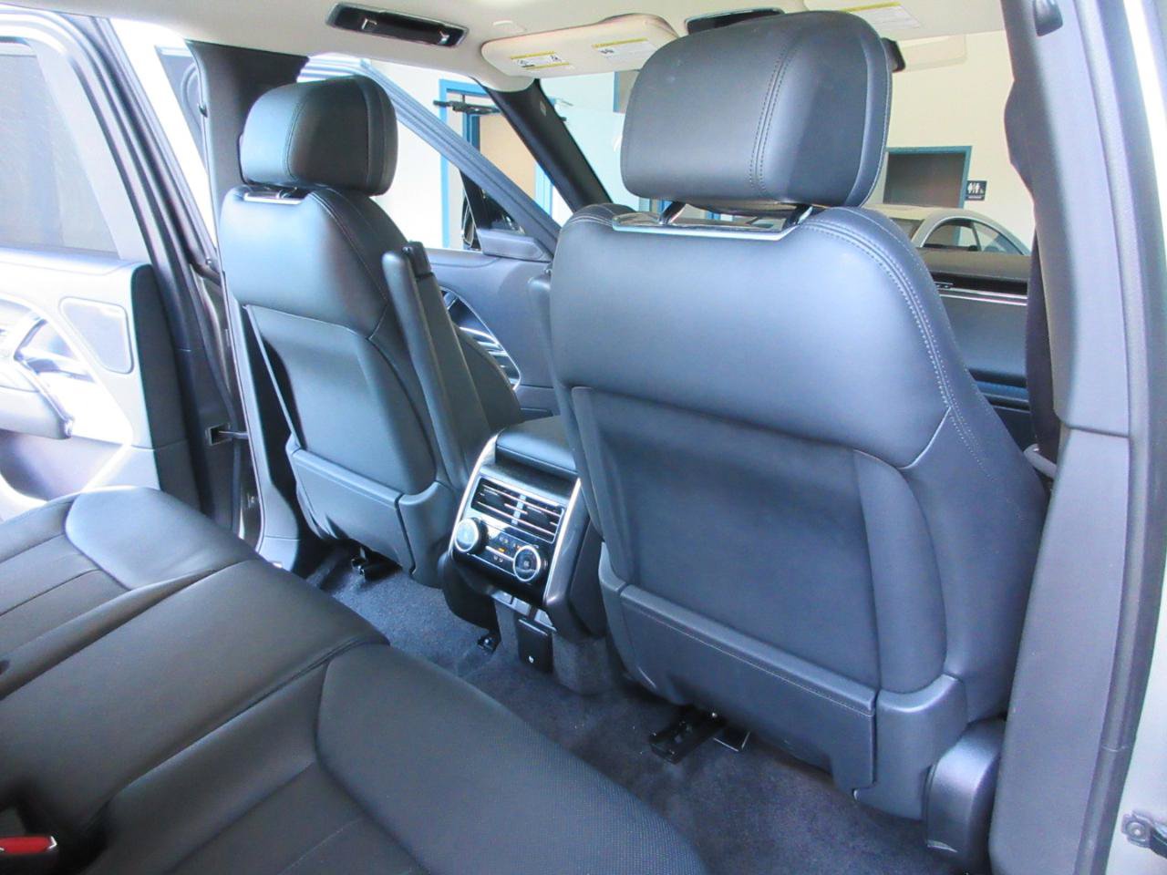 Used 2023 Land Rover Range Rover SE AWD/4WD image 35