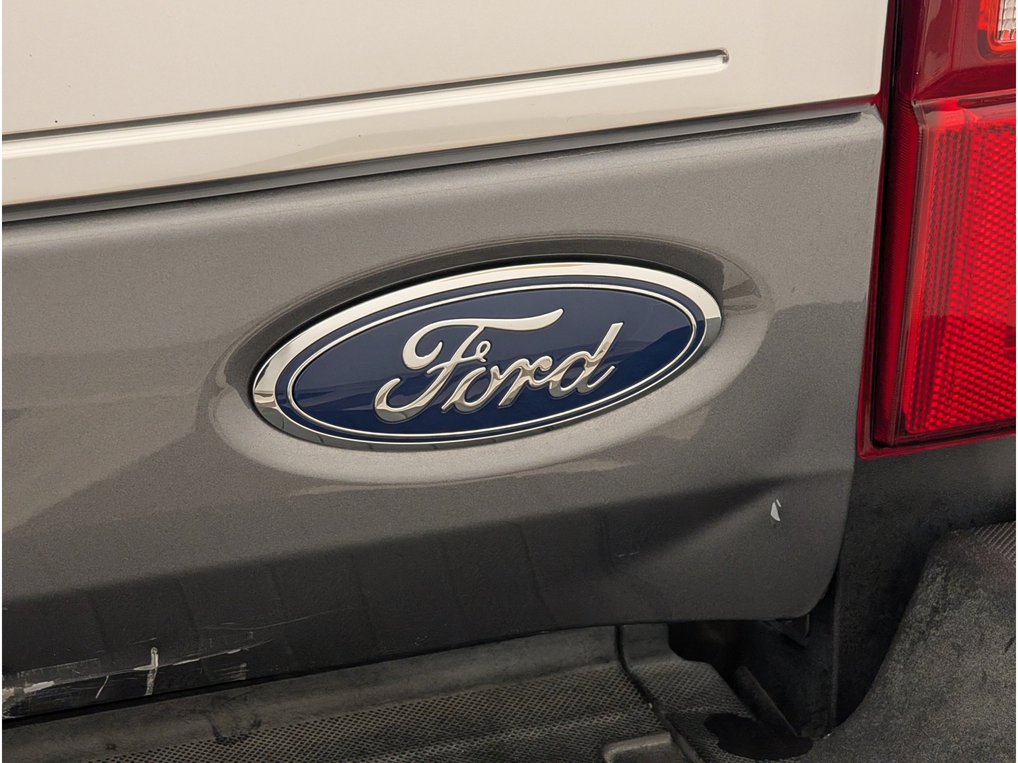 Used 2022 Ford F350 Platinum AWD/4WD image 6