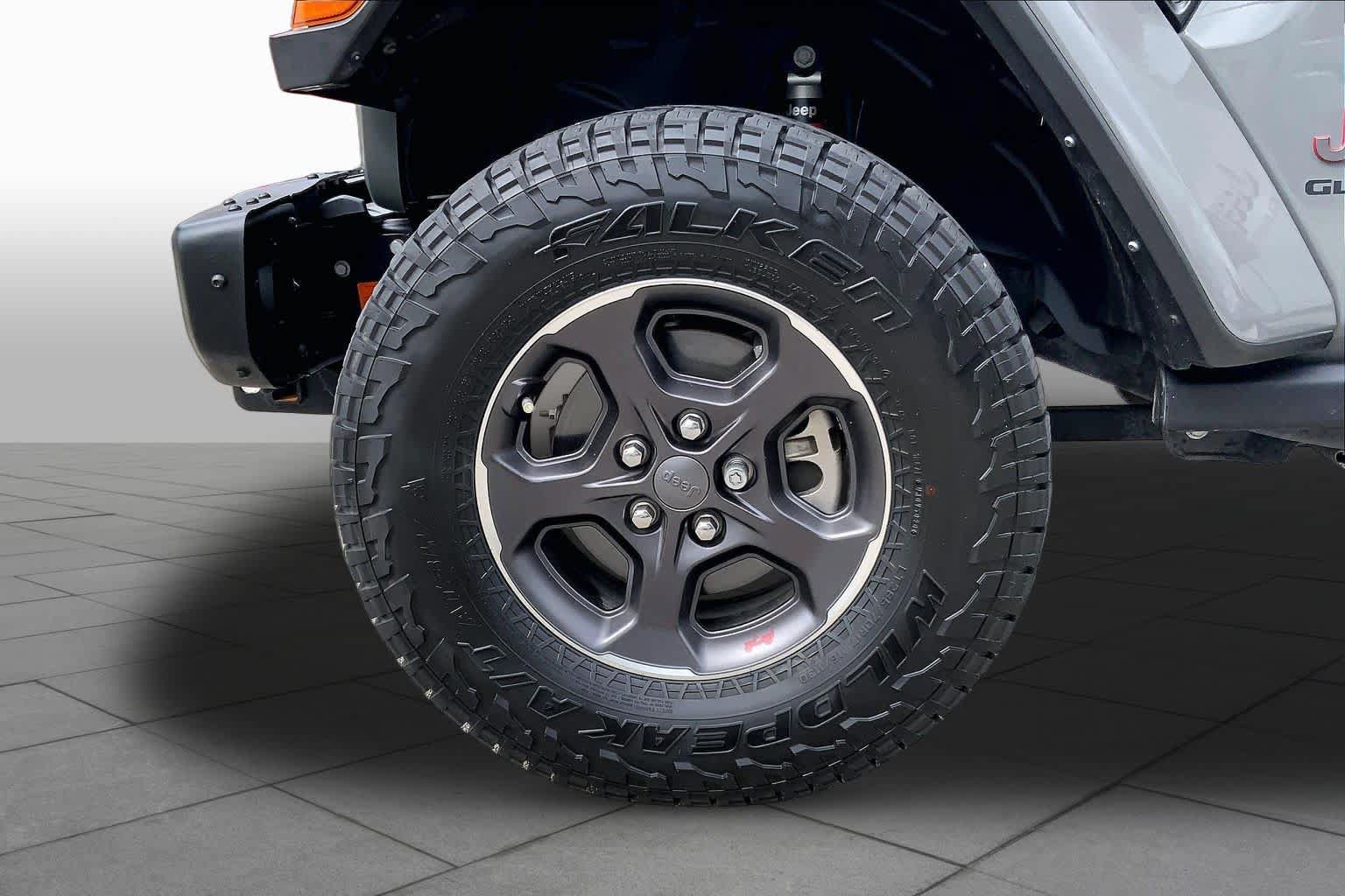 Used 2021 Jeep Gladiator Rubicon AWD/4WD image 11