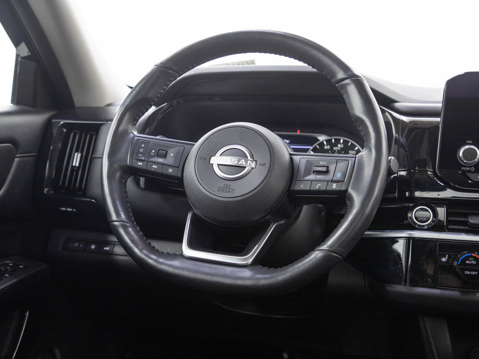 Used 2024 Nissan Pathfinder SV AWD/4WD image 19