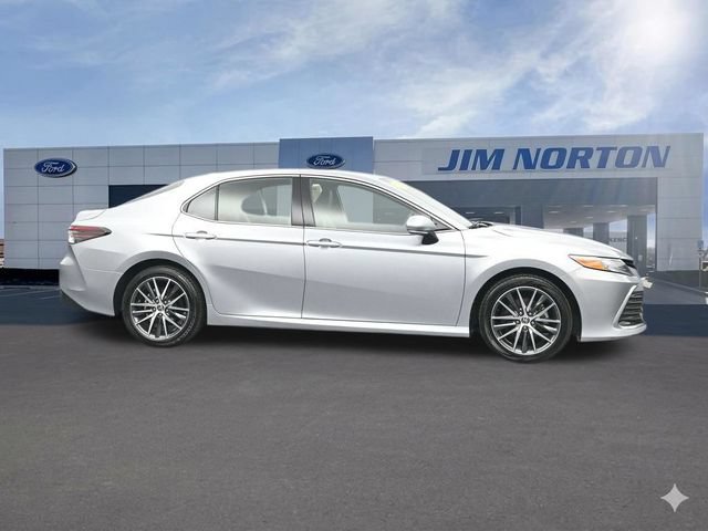 Used 2024 Toyota Camry XLE FWD image 16