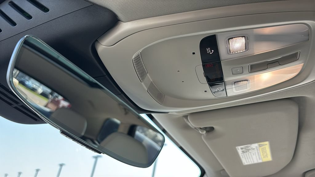 Certified 2025 Volvo XC60 B5 Ultra AWD/4WD image 23