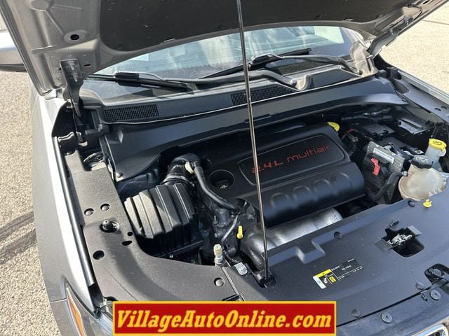 Used 2018 Jeep Compass Latitude w/ Popular Equipment Group AWD/4WD image 38