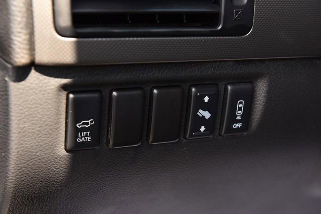 Used 2014 Nissan Armada SV AWD/4WD image 10