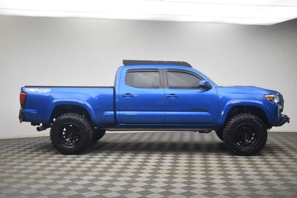 Used 2018 Toyota Tacoma TRD Sport AWD/4WD image 12