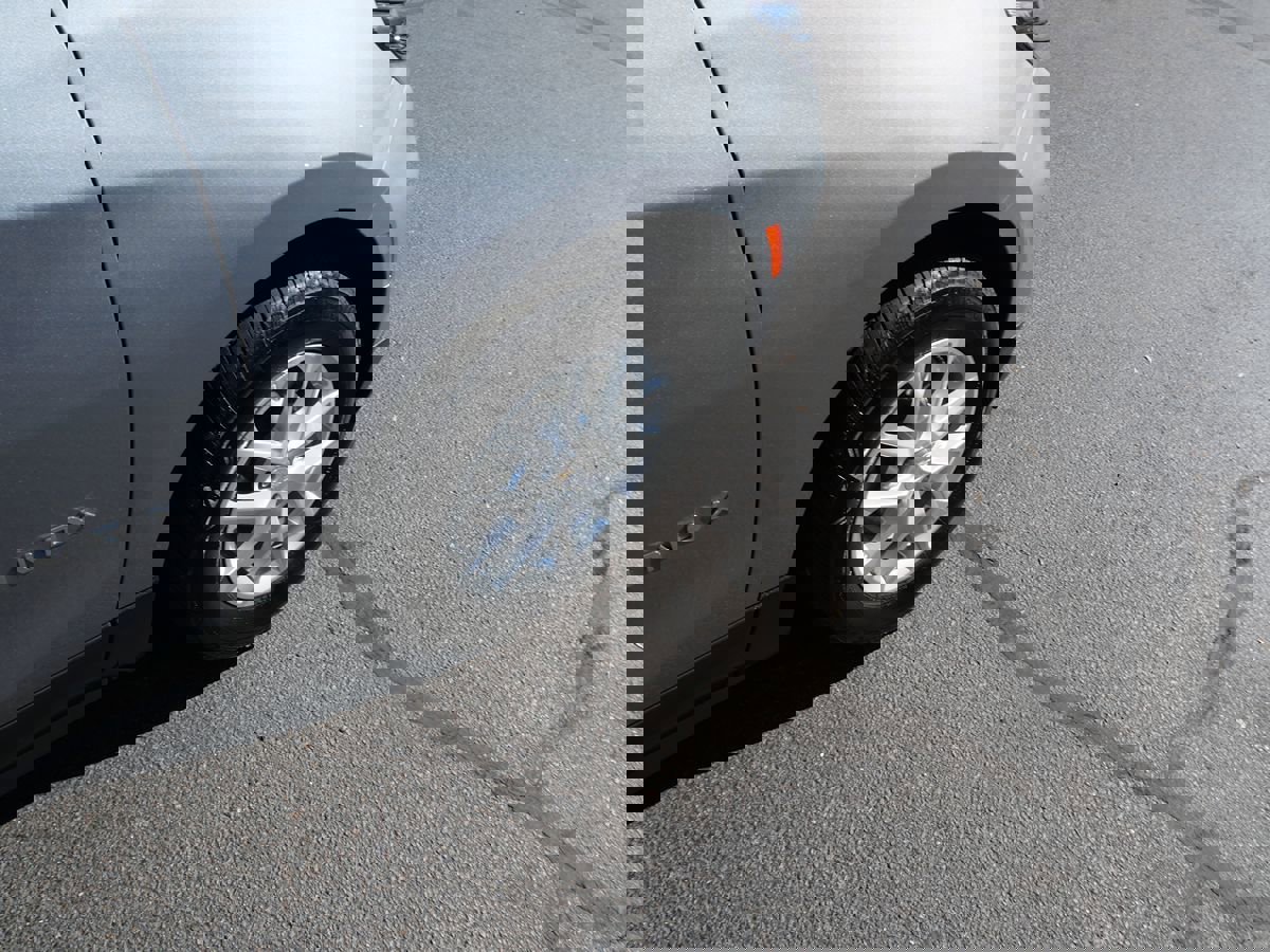 Used 2024 Chevrolet Equinox LS image 34