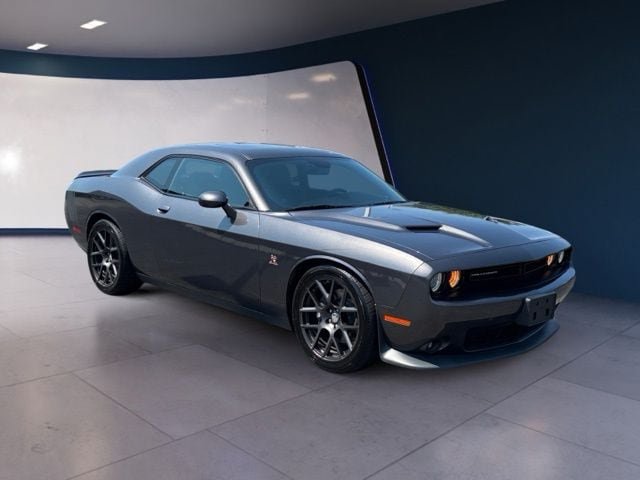 Used 2016 Dodge Challenger R/T Scat Pack w/ Leather Interior Group RWD image 7
