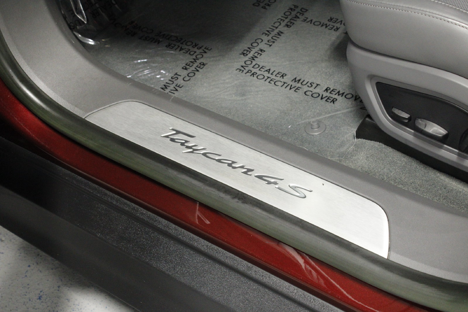 Certified 2023 Porsche Taycan 4S AWD/4WD image 32