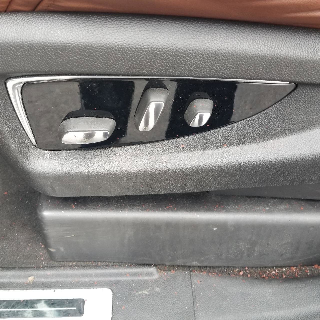 Used 2015 Cadillac Escalade ESV Premium AWD/4WD image 10