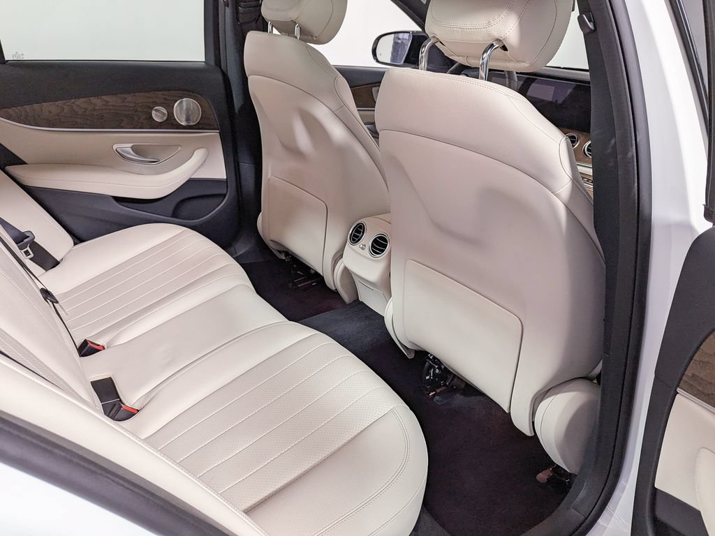 Used 2023 Mercedes-Benz E 350 4MATIC Sedan image 38