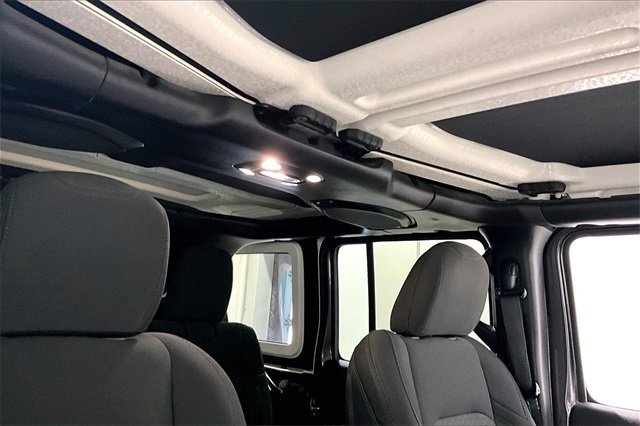 Used 2020 Jeep Wrangler Unlimited Sport image 27