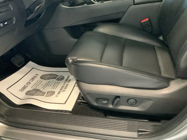 Used 2023 Nissan Rogue SV w/ SV Premium B Package image 14