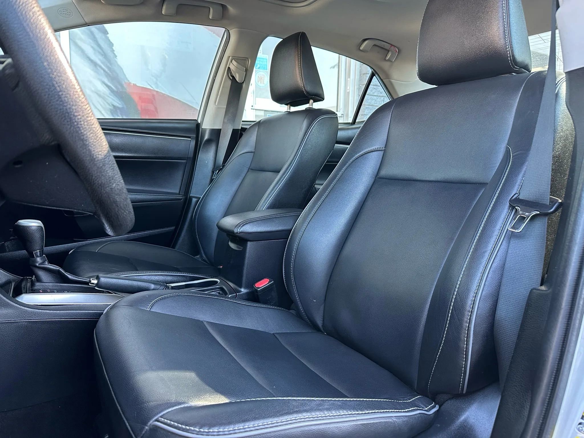 Used 2017 Toyota Corolla XLE w/ Carpet Mat Package (TMS) image 9