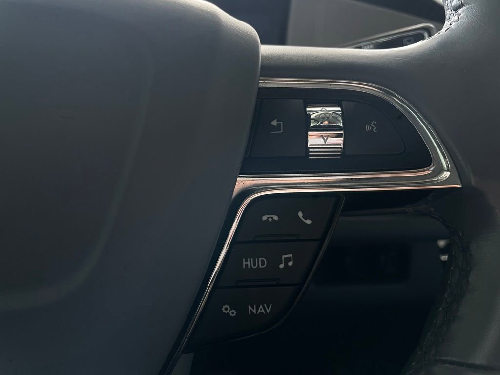 Used 2021 Lincoln Navigator Black Label w/ Cargo Convenience Package image 45