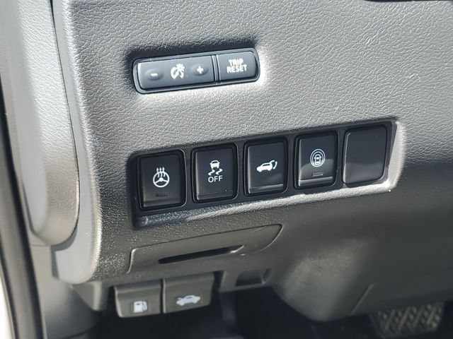 Used 2020 Nissan Murano SL w/ Moonroof Package AWD/4WD image 10