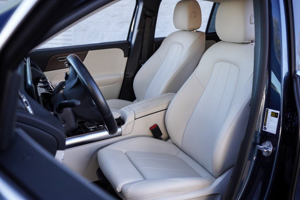 Used 2022 Mercedes-Benz GLA 250 4MATIC w/ Premium Package Lite image 22