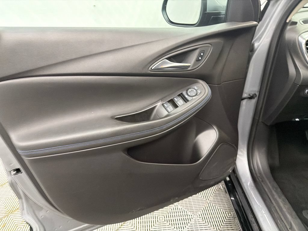Used 2025 Buick Encore GX Sport Touring w/ Comfort Package FWD image 11