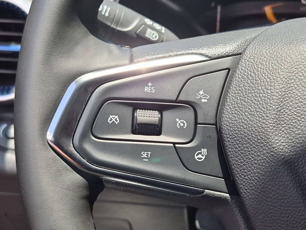 Used 2025 Chevrolet Trax LT w/ LT Convenience Package FWD image 20