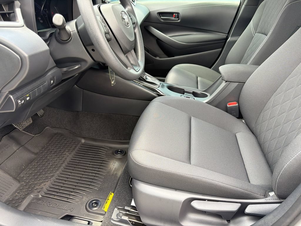 Used 2026 Toyota Corolla LE FWD image 11